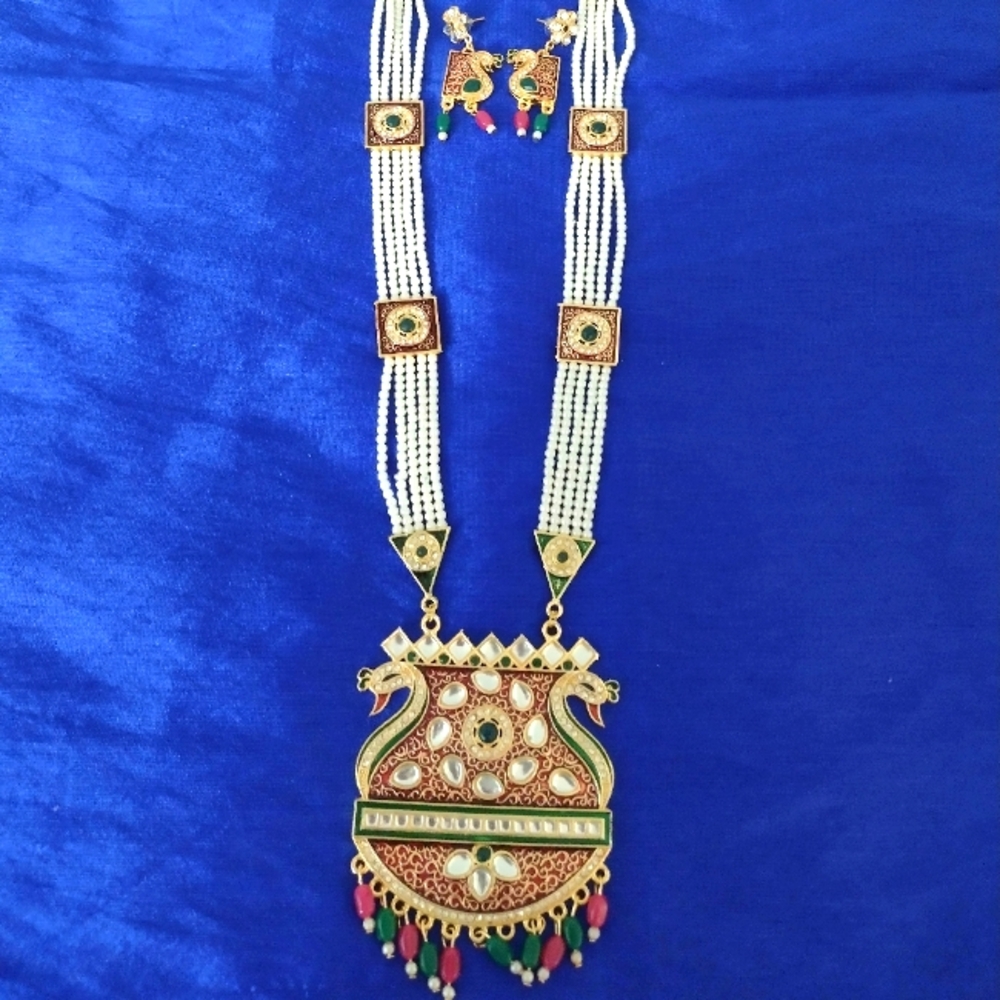 Necklace set